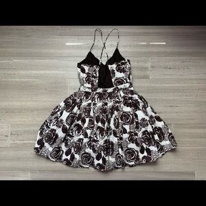 NWOT Floral Open Back Dress